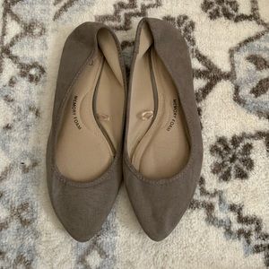 Pointed toe flats